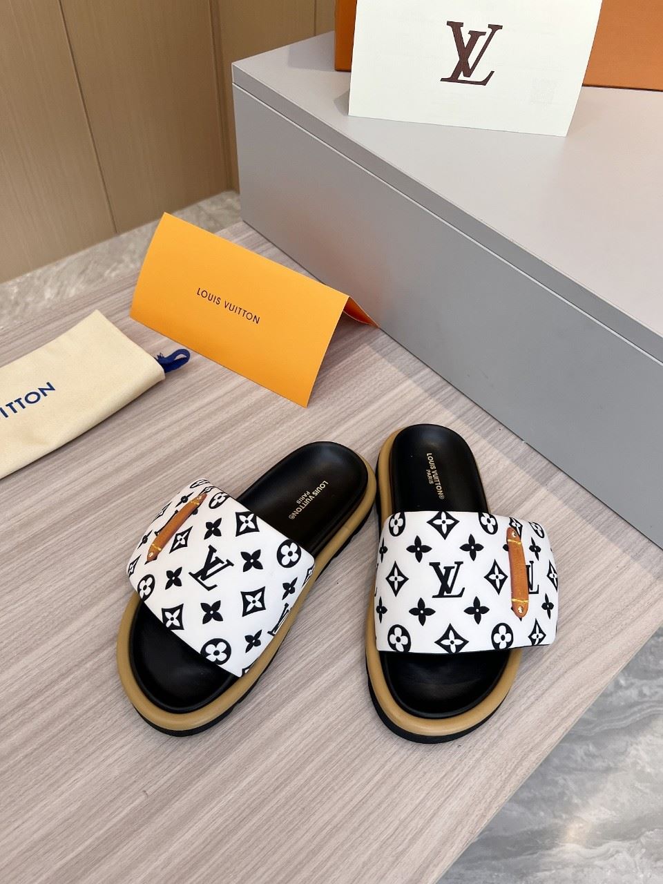 Louis Vuitton Slippers